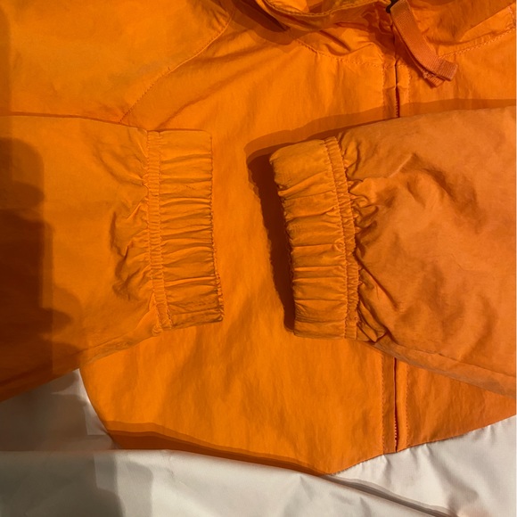 NIKE BIG SWOOSH SPORTSWEAR WOVEN JACKET in orange. Size small. Great condition! - Picture 6 of 11